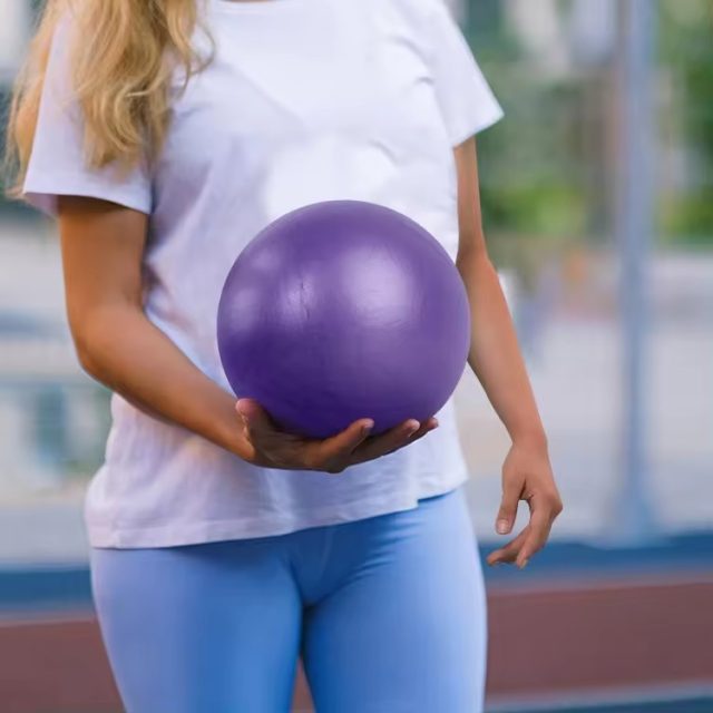 Treating Pilates Yoga Ball (3)